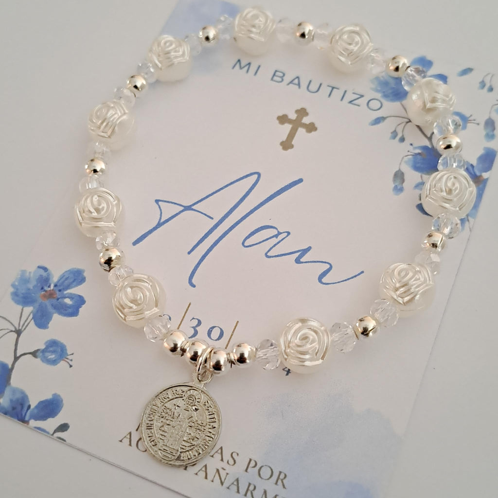 Pulserita cristal y rosa blanca con San Benito